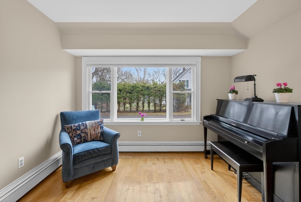 52 Maple Street Hamilton, MA 01982 - Photo 8 of 42