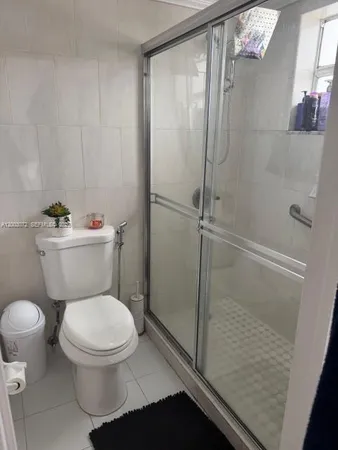 $2,300 | 6825 West Flagler Street, Unit 207, Miami, FL 33144