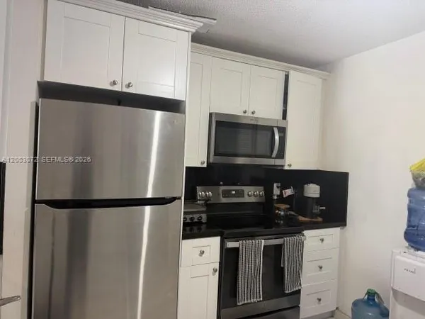 $2,300 | 6825 West Flagler Street, Unit 207, Miami, FL 33144