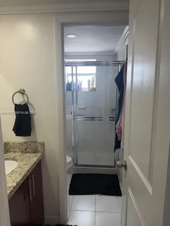 $2,300 | 6825 West Flagler Street, Unit 207, Miami, FL 33144