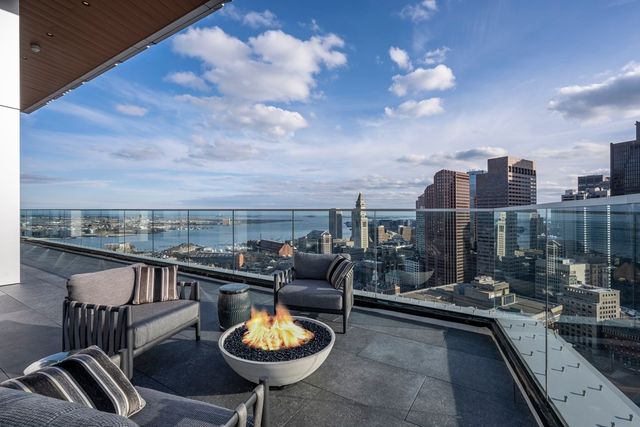 $3,250,000 | 110 Sudbury Street, Unit 3905, Boston, MA 02114