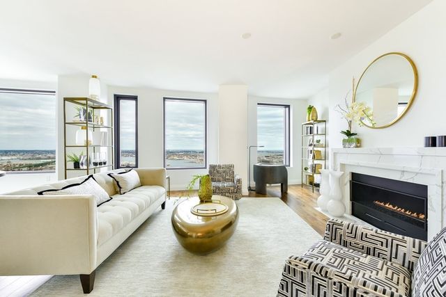 $3,250,000 | 110 Sudbury Street, Unit 3905, Boston, MA 02114