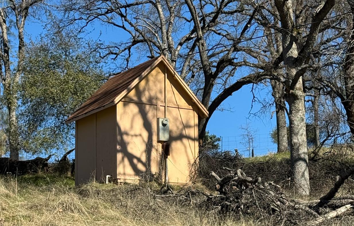 2731 Ranch Road Placerville, CA 95667 - Photo 3 of 11 a backyard of a house with lots of green space