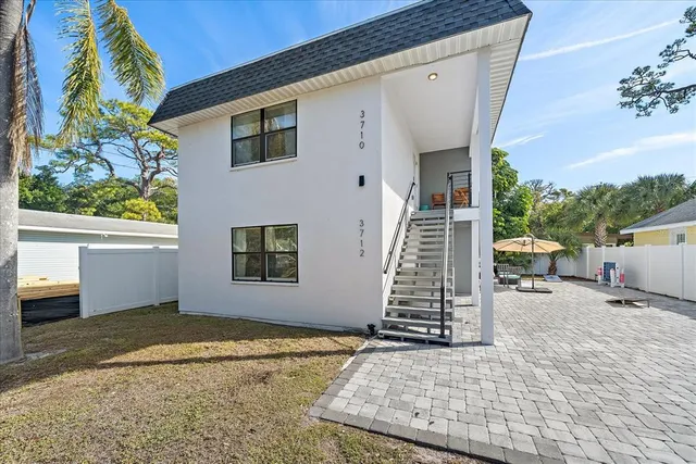 $790,000 | 3710 Iroquois Avenue, Sarasota, FL 34234