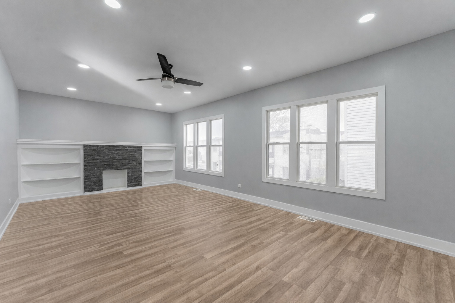 7554 South Perry Avenue Chicago, IL 60620 - Photo 4 of 33