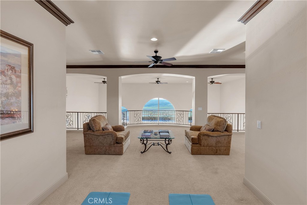 1990 East 46th Shandon, CA 93461 - Photo 27 of 70 a living room with furniture