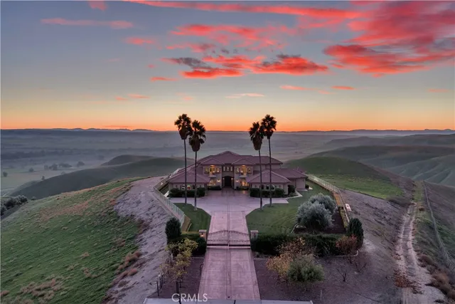 $8,250,000 | 1990 East 46th, Shandon, CA 93461