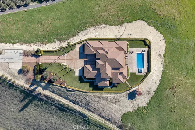 $8,250,000 | 1990 East 46th, Shandon, CA 93461