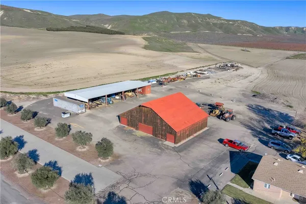 $6,900,000 | 1990 East 46th, Shandon, CA 93461