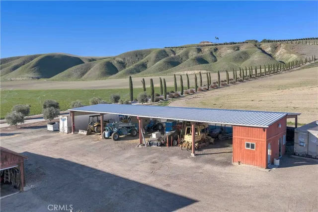 $8,250,000 | 1990 East 46th, Shandon, CA 93461