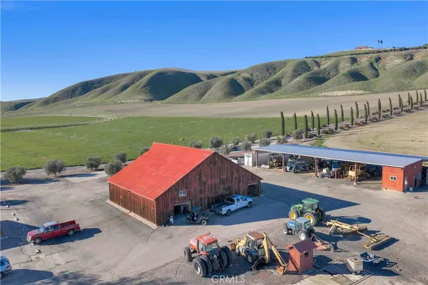 $6,900,000 | 1990 East 46th, Shandon, CA 93461