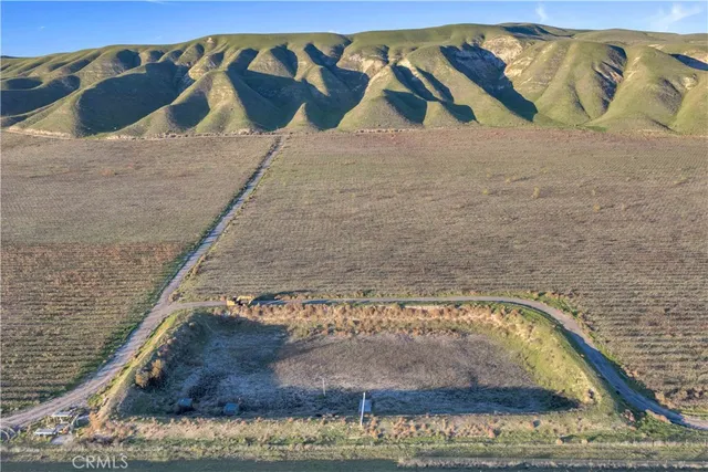 $8,250,000 | 1990 East 46th, Shandon, CA 93461