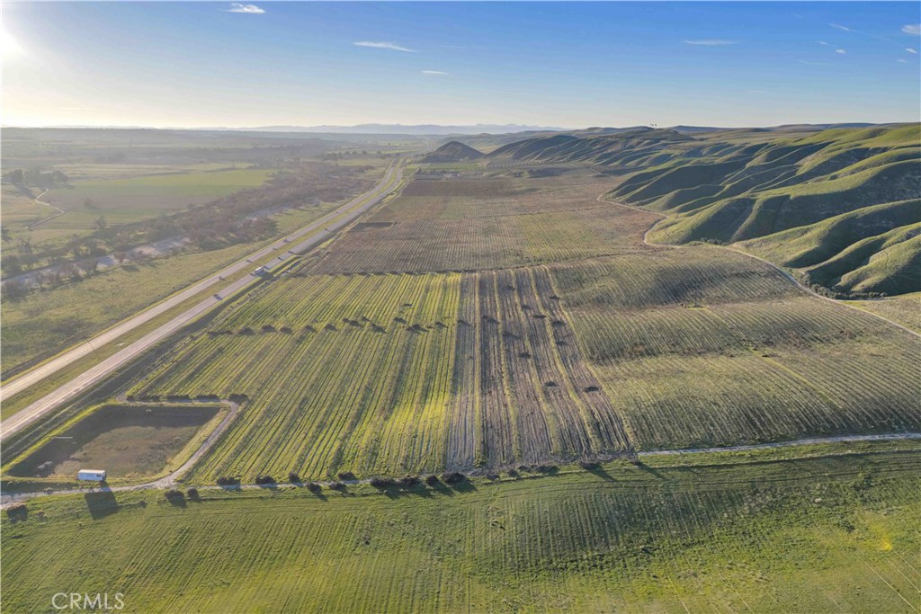 1990 East 46th Shandon, CA 93461 - Photo 69 of 70 a view of an ocean from a balcony