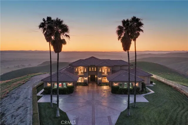 $8,250,000 | 1990 East 46th, Shandon, CA 93461