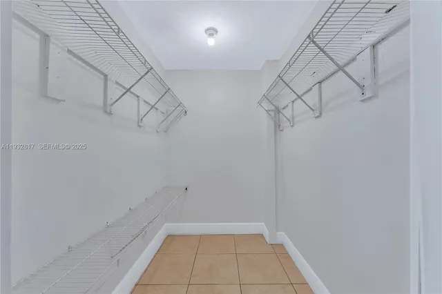 $1,600 | 2185 Northwest 16th Terrace, Unit 13, Miami, FL 33125