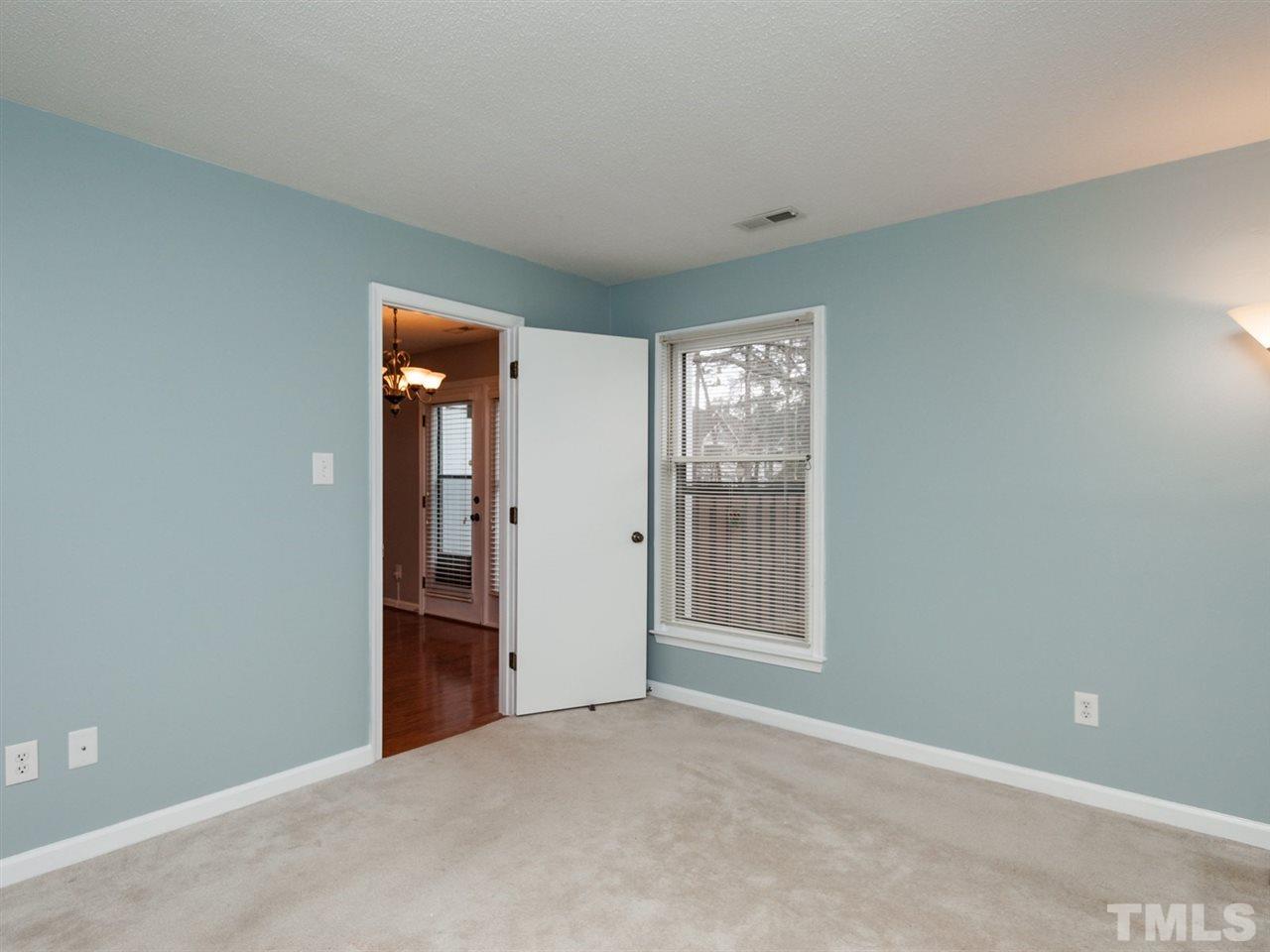 3323 Mill Run Raleigh, NC 27612 - Photo 12 of 25