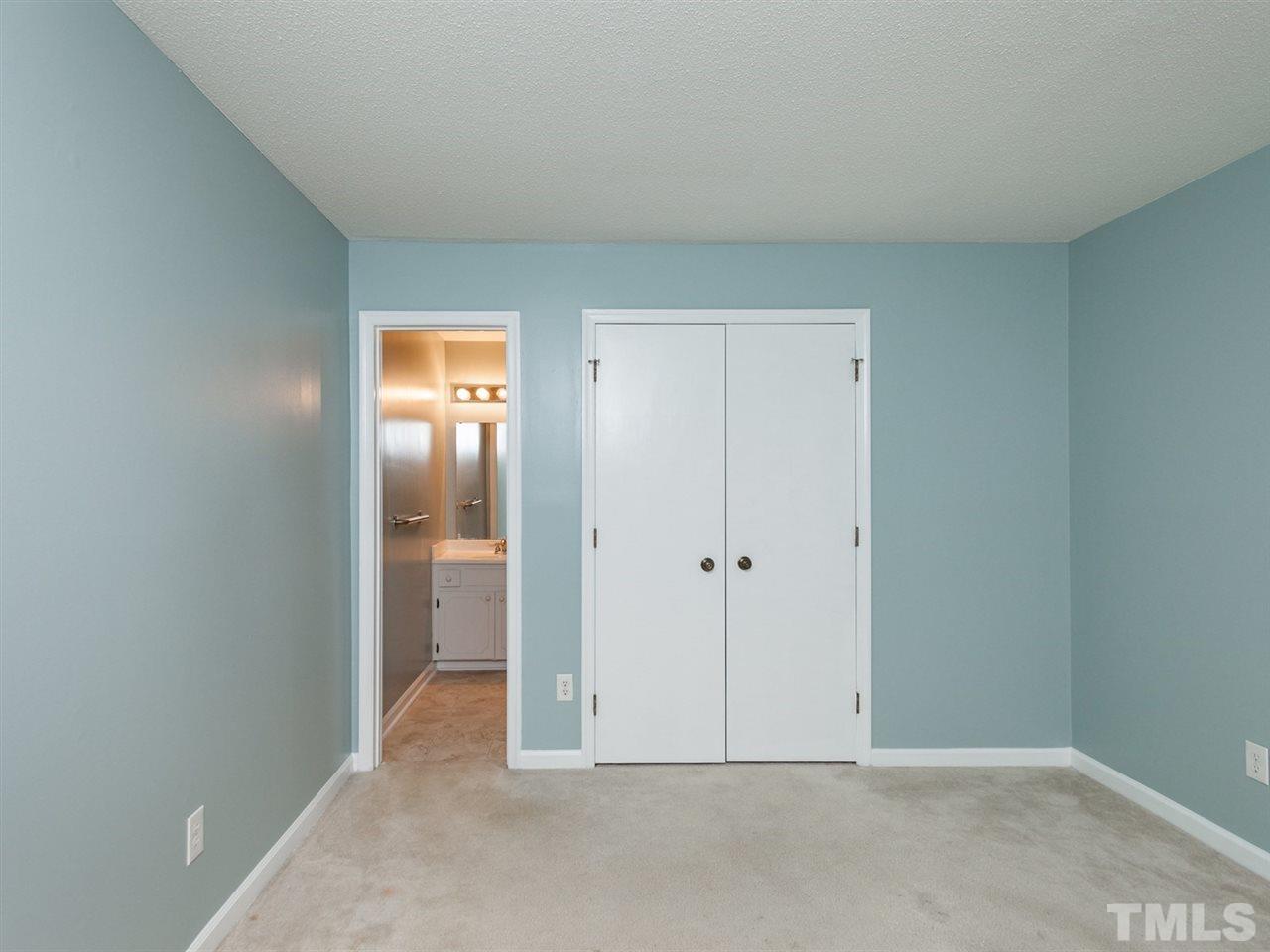 3323 Mill Run Raleigh, NC 27612 - Photo 13 of 25