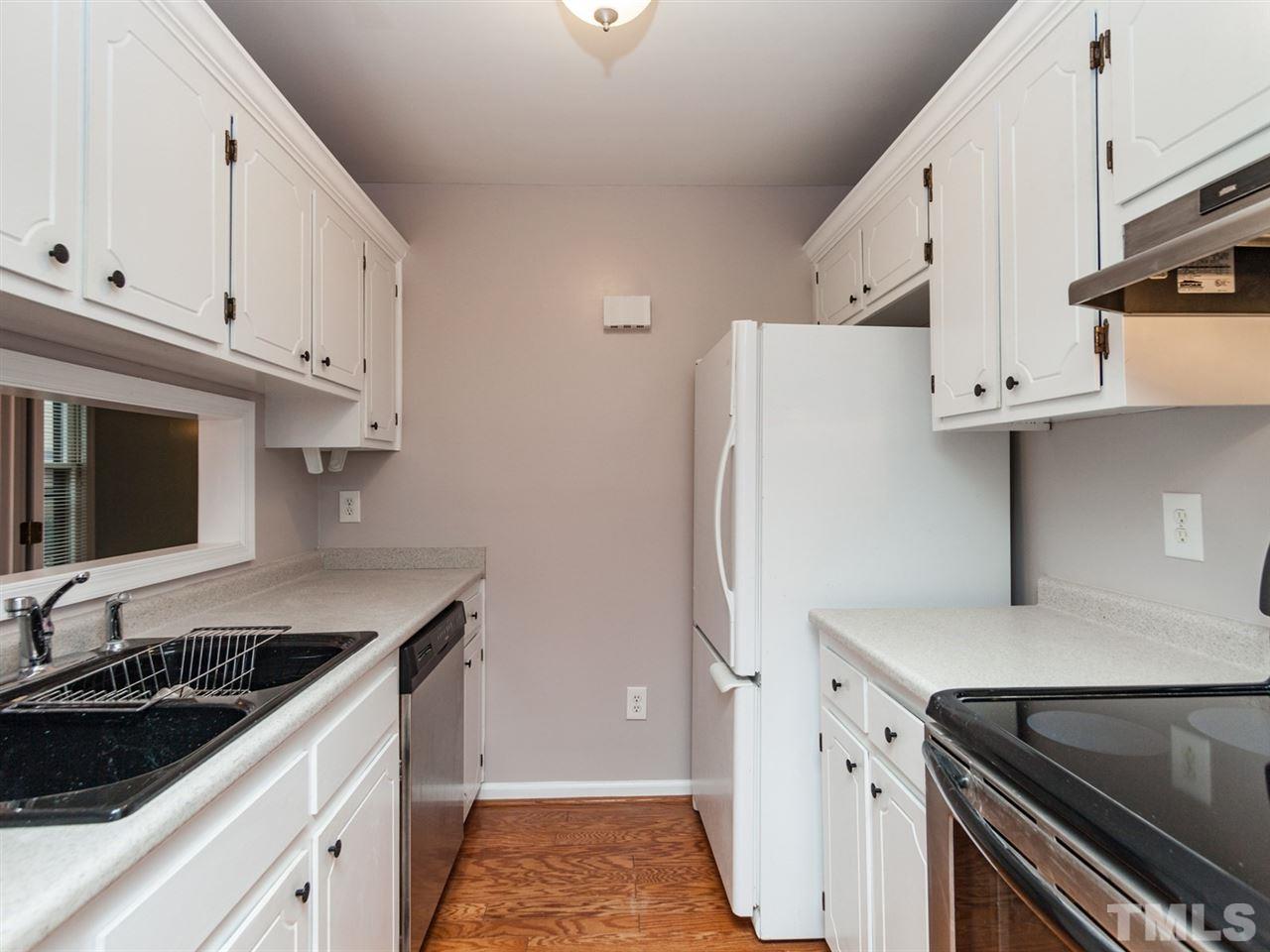 3323 Mill Run Raleigh, NC 27612 - Photo 3 of 25