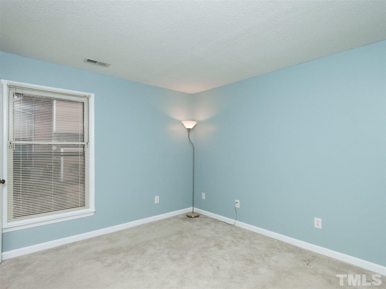 3323 Mill Run Raleigh, NC 27612 - Photo 9 of 25