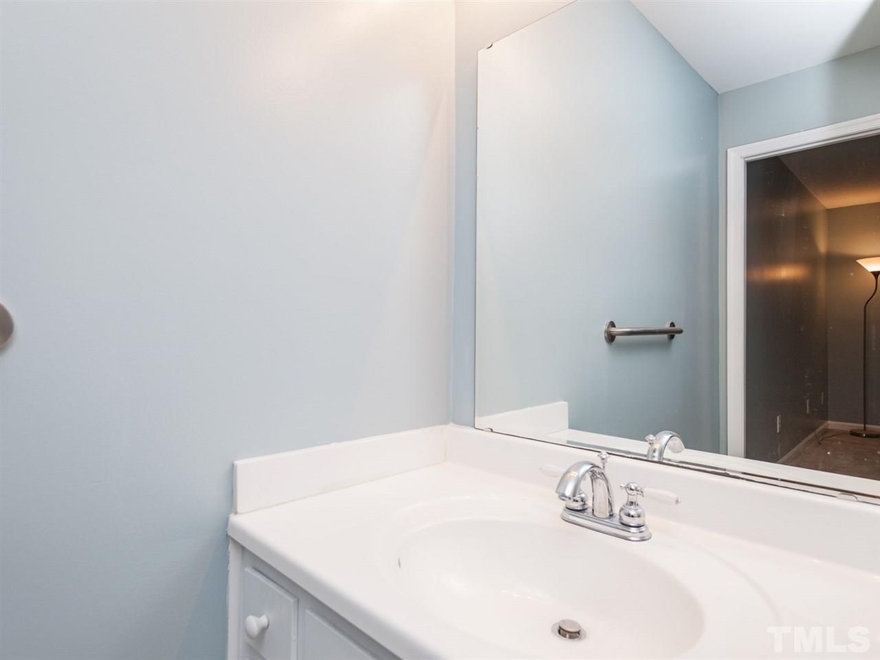 3323 Mill Run Raleigh, NC 27612 - Photo 10 of 25