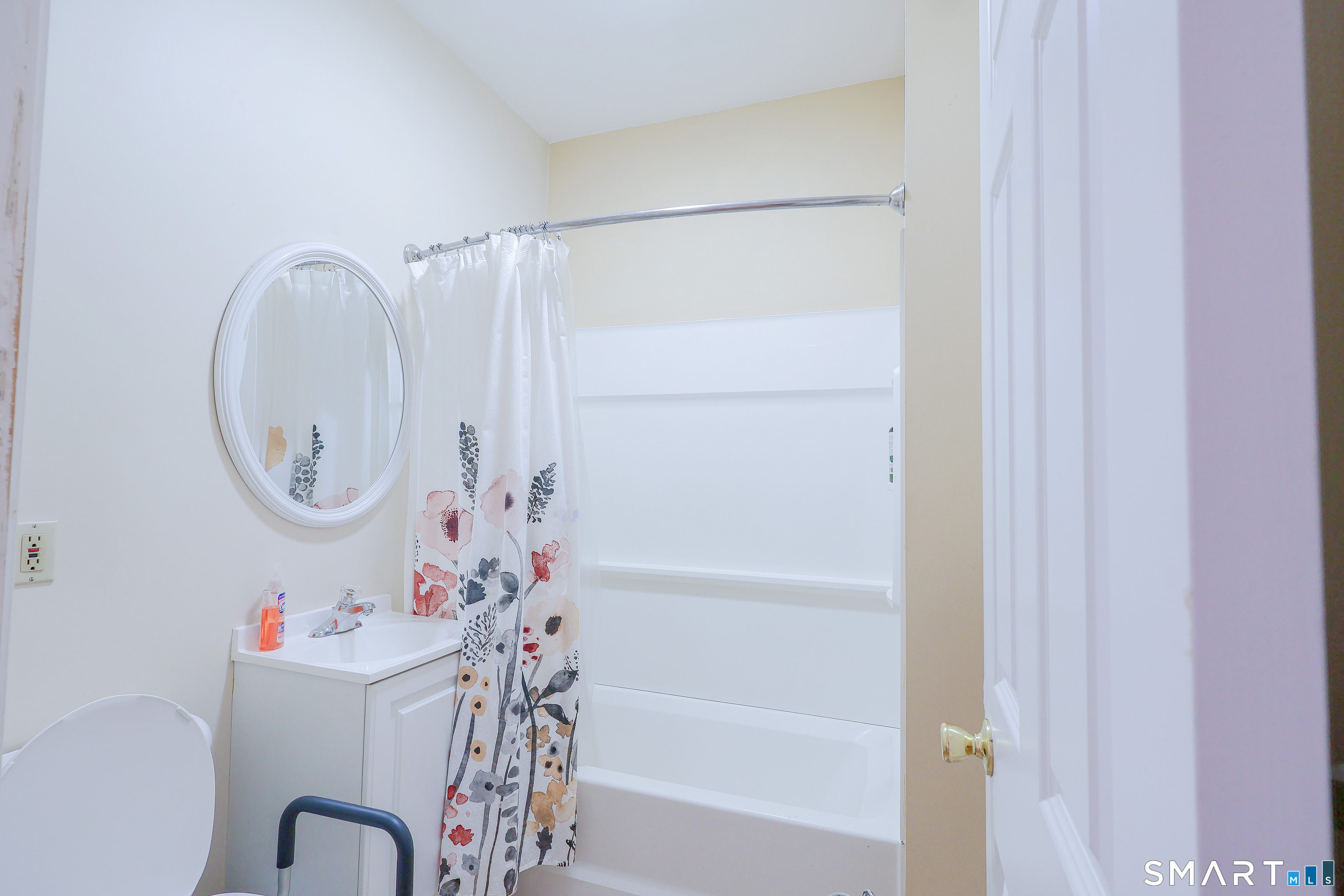 108 Belden Street New Britain, CT 06051 - Photo 7 of 19