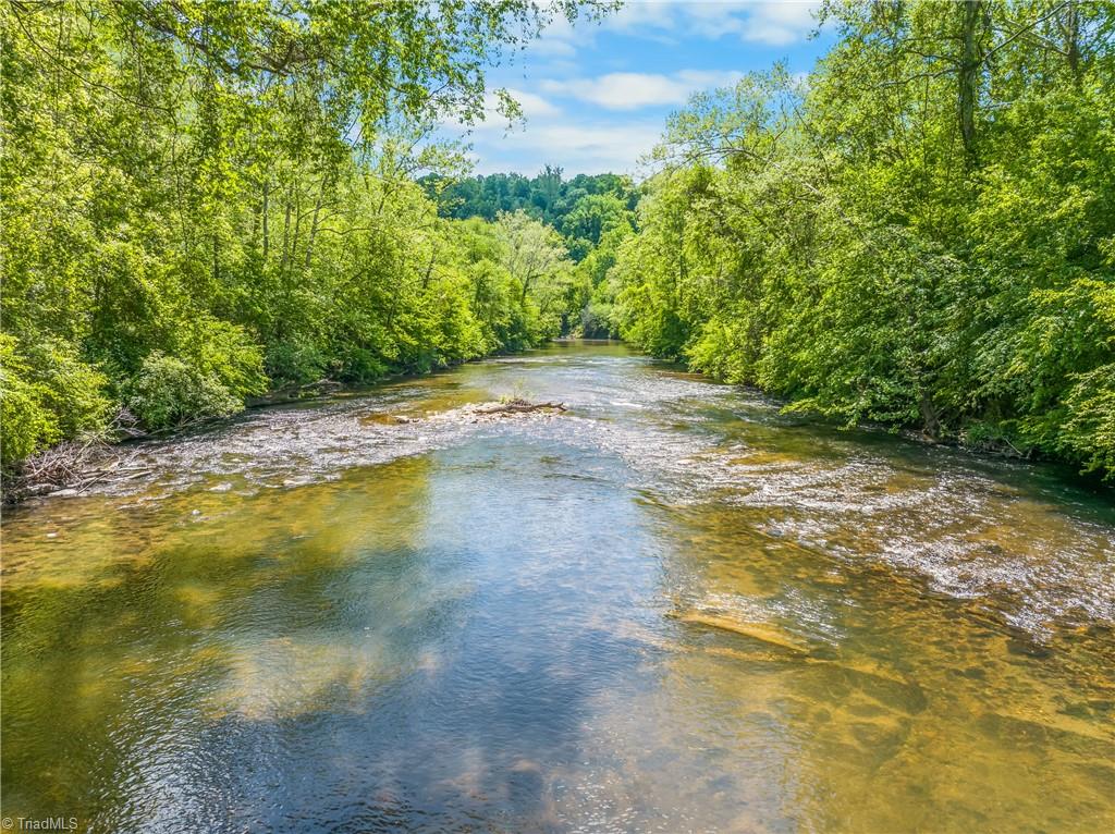 1392 Mission Road Danbury, NC 27016 - Photo 12 of 29