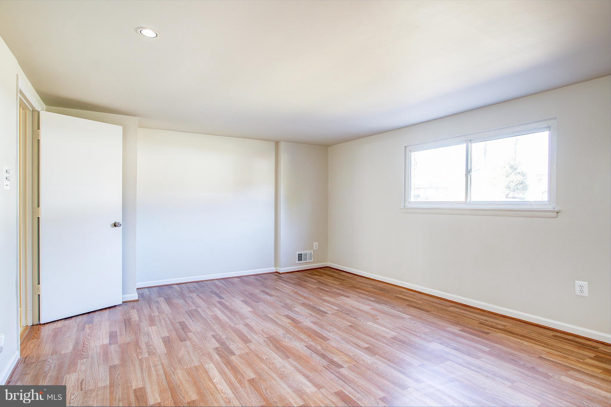 10905 Fiesta Road Silver Spring, MD 20901 - Photo 18 of 30 Family Room