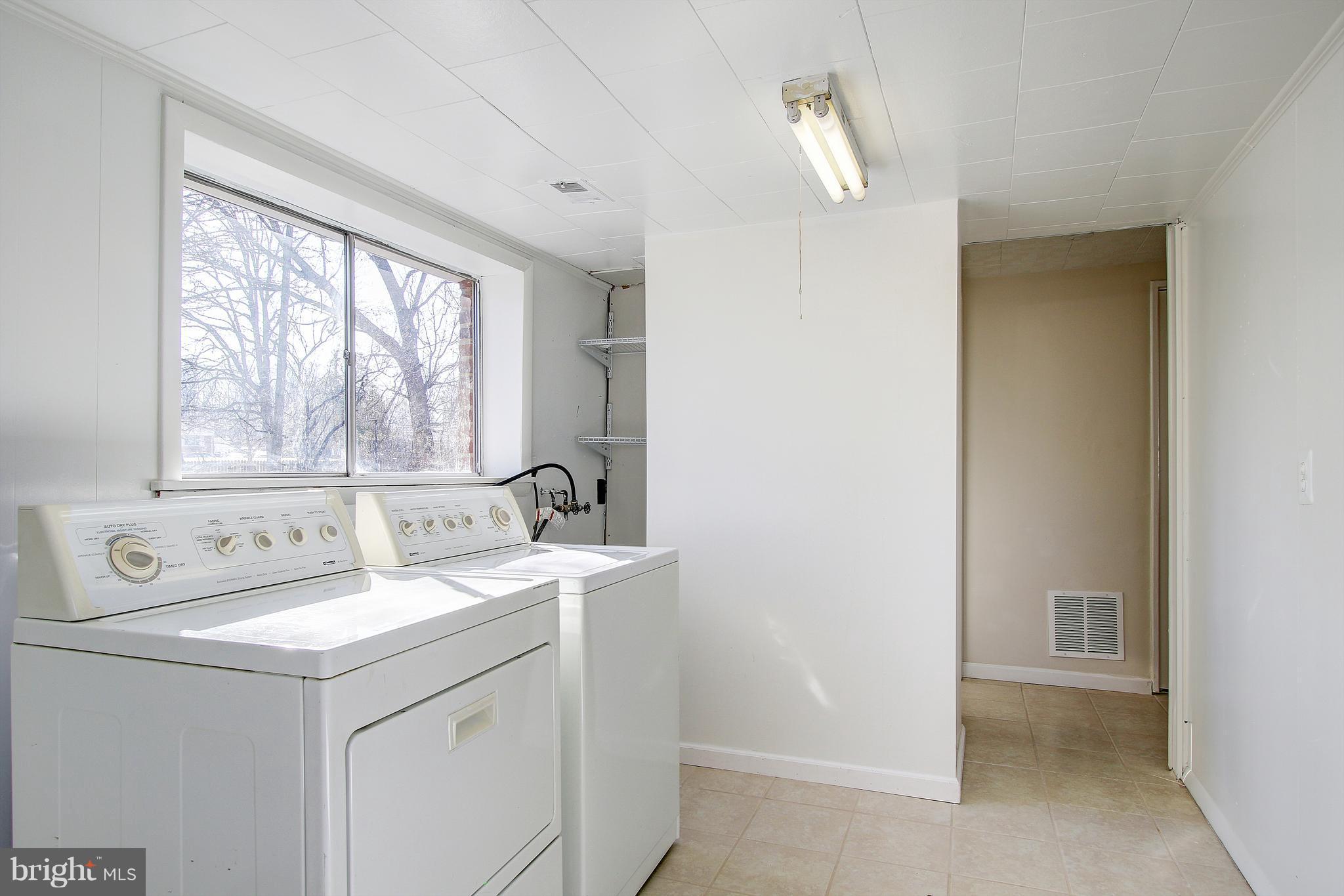 10905 Fiesta Road Silver Spring, MD 20901 - Photo 22 of 30 Laundry