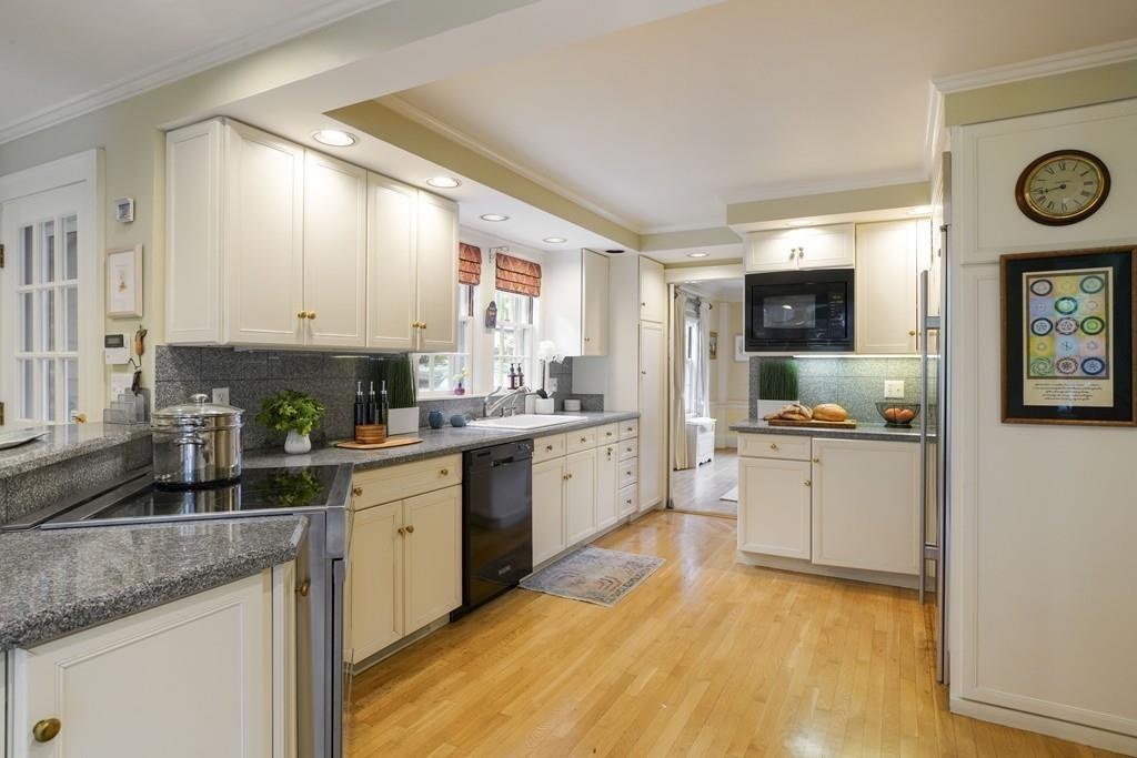 32 Vine Brook Road Lexington, MA 02421 - Photo 8 of 36