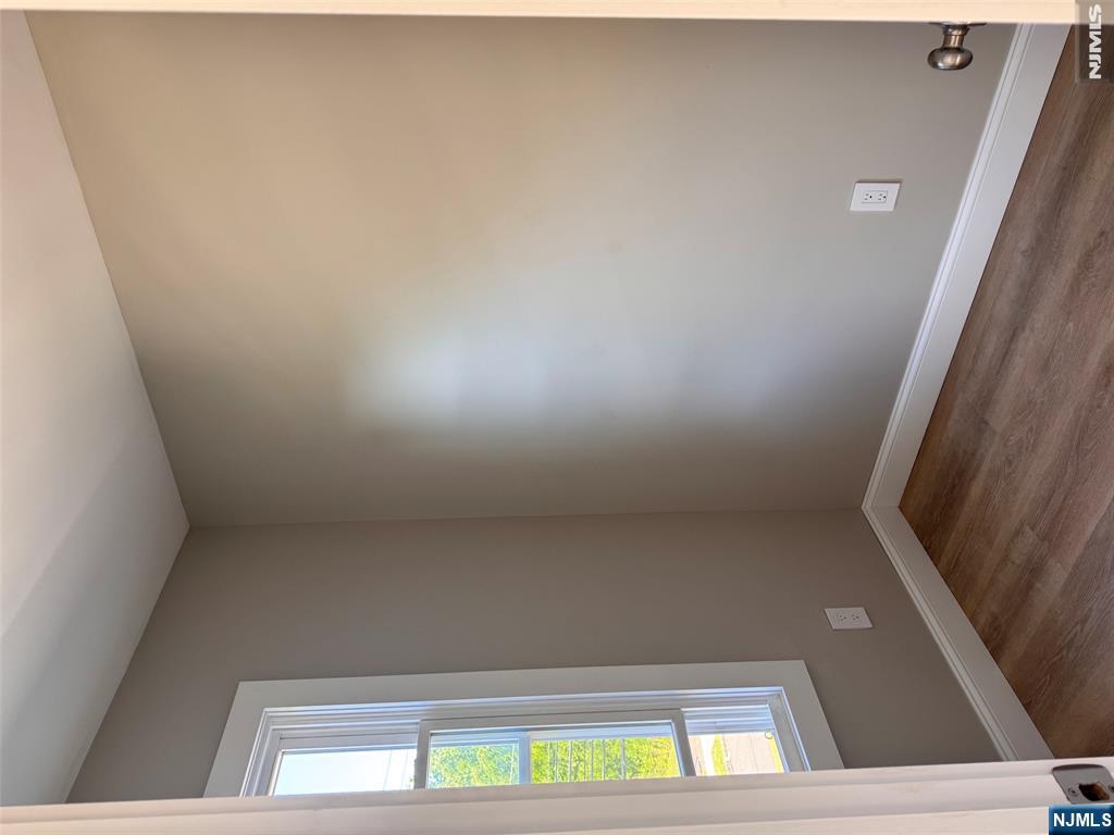 72 Chestnut Street, Unit 2R Montclair, NJ 07042 - Photo 5 of 14