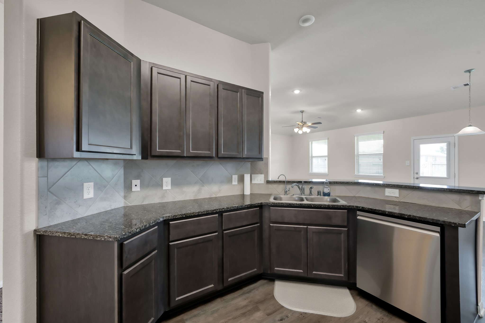 3532 Korina Way Conroe, TX 77306 - Photo 9 of 34