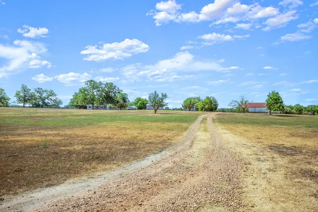 $915,000 | 1099 Private Road 1061, Paige, TX 78659