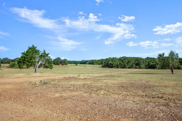 $915,000 | 1099 Private Road 1061, Paige, TX 78659