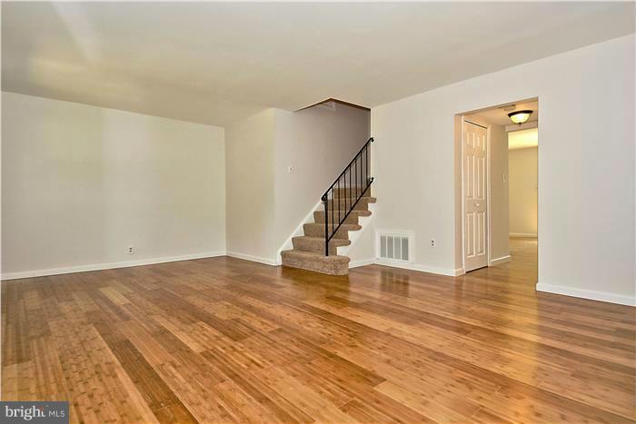 9917 Boise Road Laurel, MD 20708 - Photo 5 of 14 Living Room