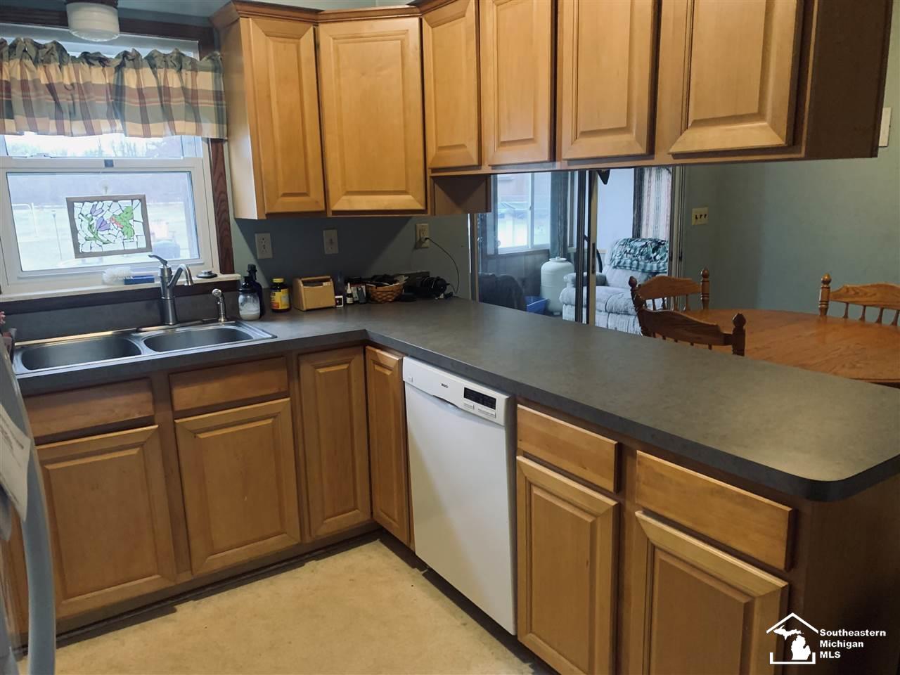 449 Ford Road Carleton, MI 48117 - Photo 11 of 18