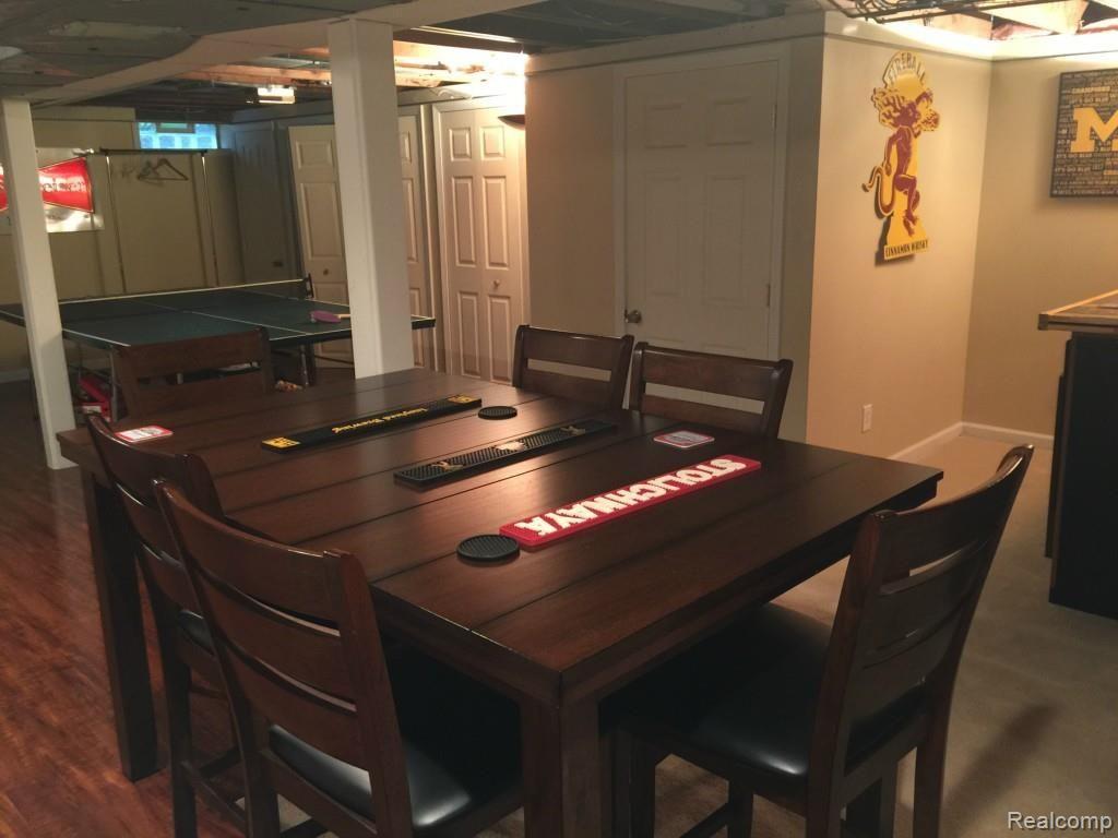 2122 Highfield Road Waterford, MI 48329 - Photo 21 of 29 Another great place for entertaining