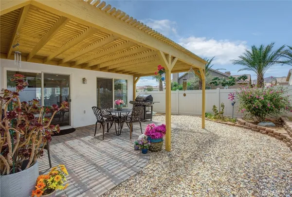 $2,000 | 7397 Village Way, Yucca Valley, CA 92284