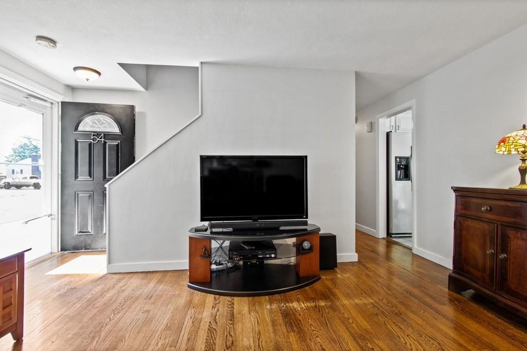 54 Miriam Road Waltham, MA 02451 - Photo 4 of 28