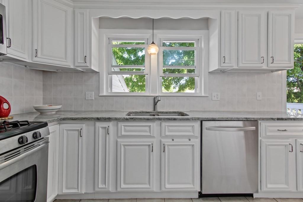 54 Miriam Road Waltham, MA 02451 - Photo 10 of 28