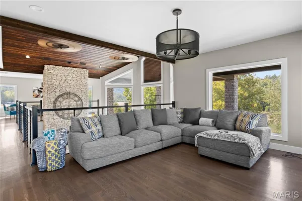 $1,400,000 | 2262 Brown Road, Van Buren, MO 63965
