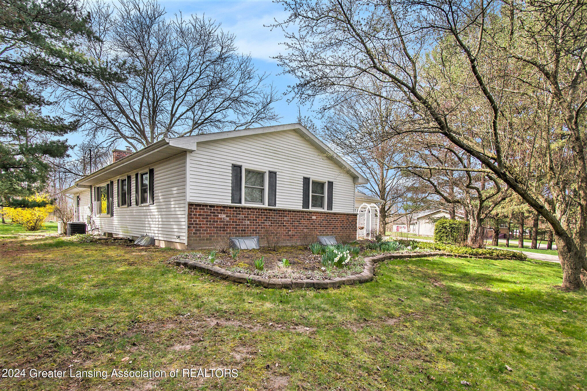 6443 Bunker Road Eaton Rapids, MI 48827 - Photo 32 of 33 Front