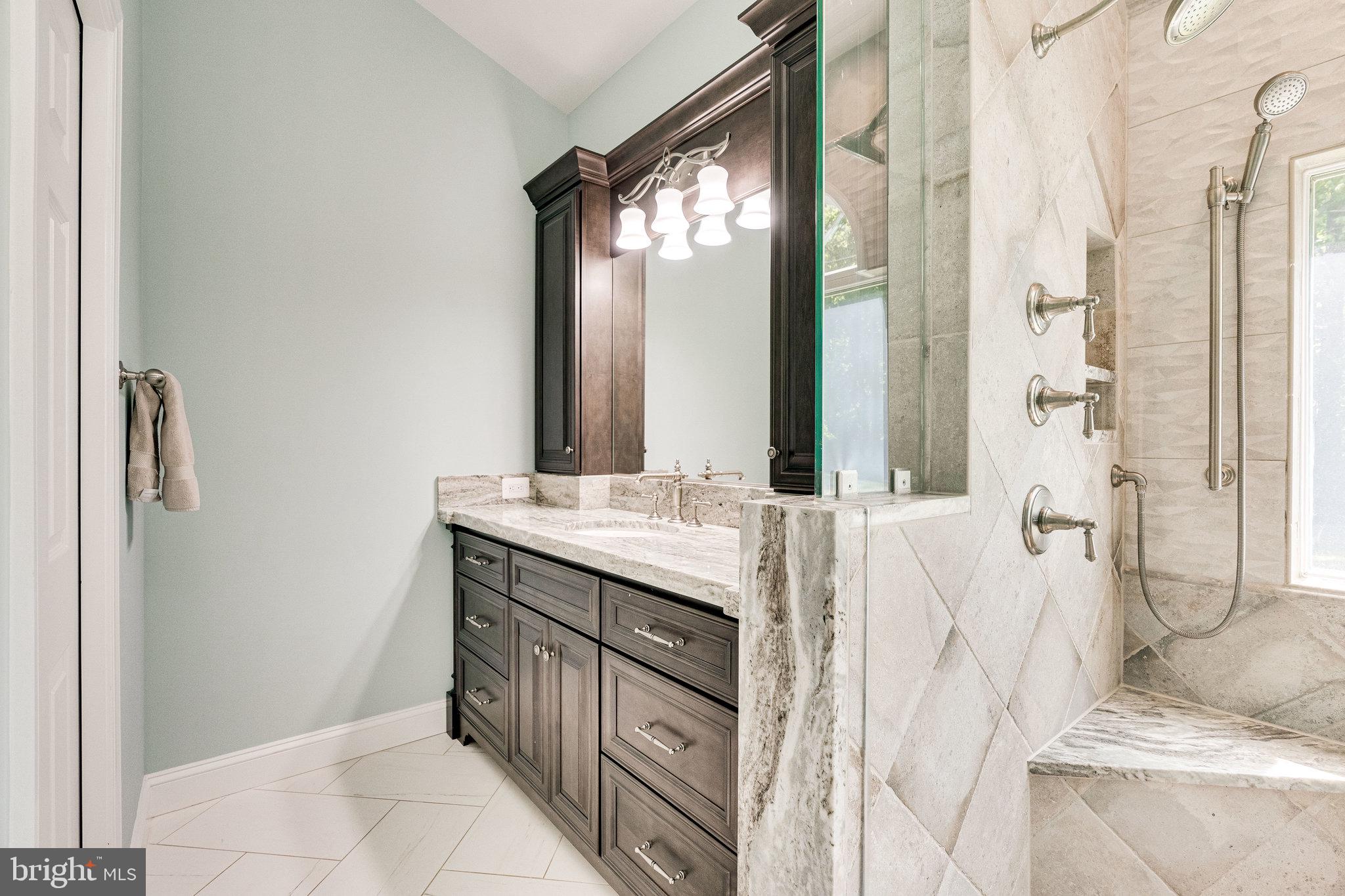 7802 Creekside View Lane Springfield, VA 22153 - Photo 46 of 107