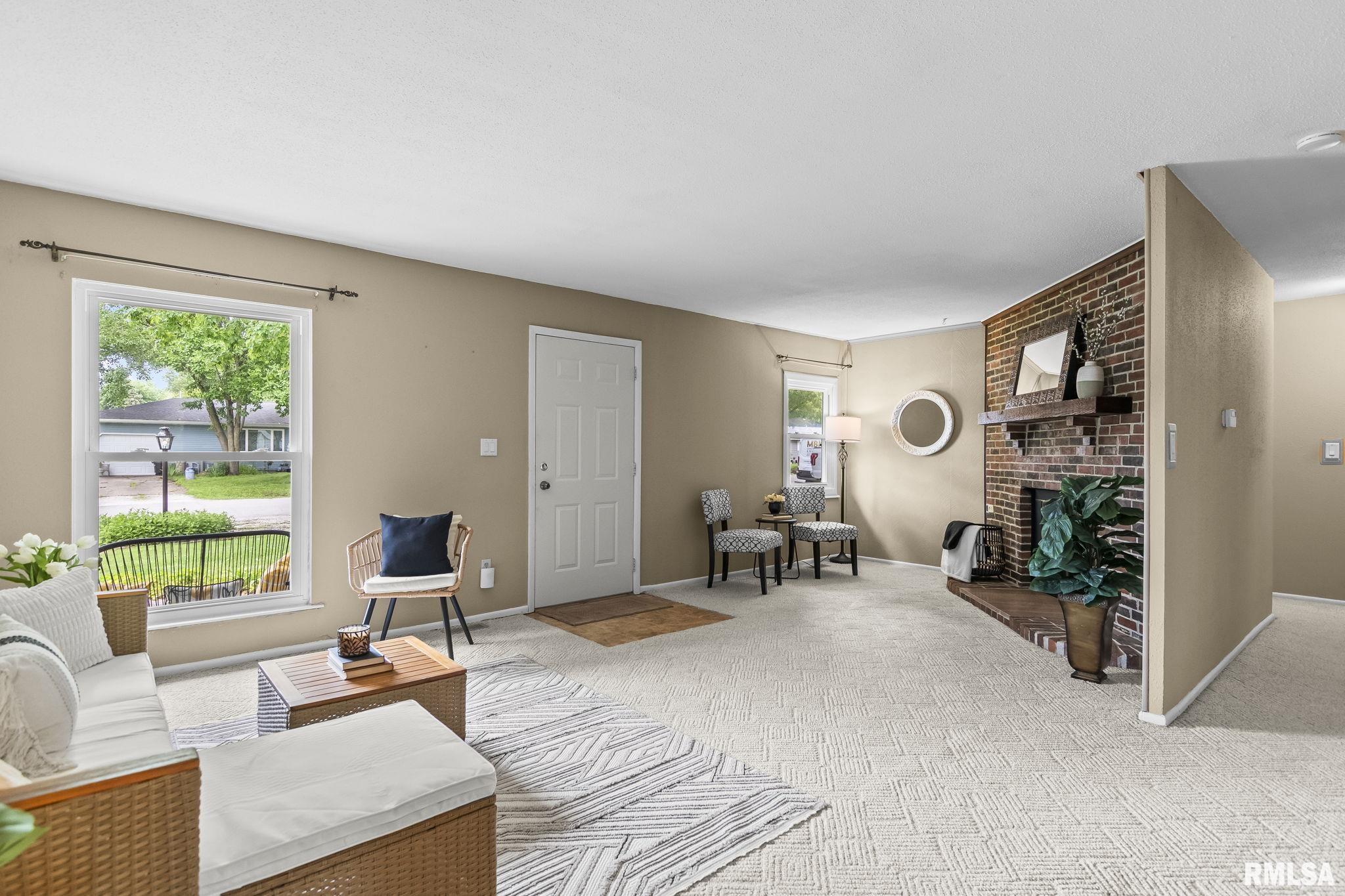 49 Westminster Road Chatham, IL 62629 - Photo 2 of 31