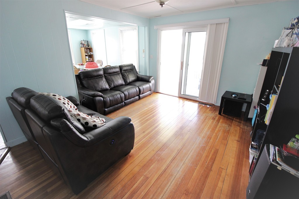 40 Hobamack Road Weymouth, MA 02191 - Photo 3 of 11 Gallery Image 3