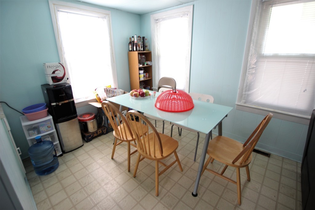 40 Hobamack Road Weymouth, MA 02191 - Photo 5 of 11 Gallery Image 5