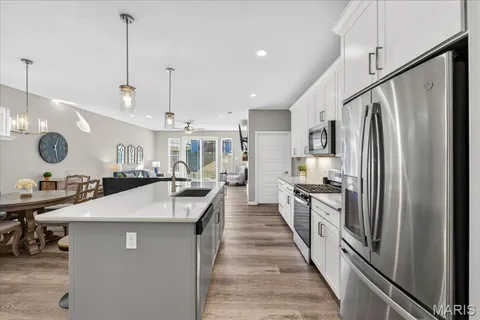 $467,500 | 2425 Windswept Farms Drive, Eureka, MO 63025