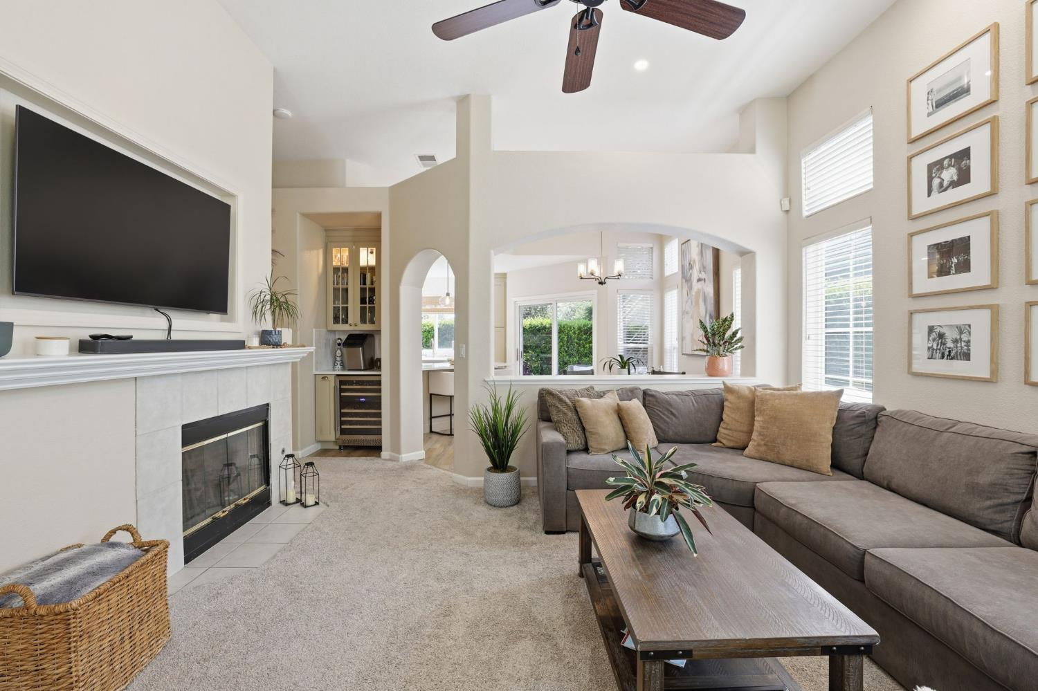 138 Cobble Ridge Drive Folsom, CA 95630 - Photo 4 of 33