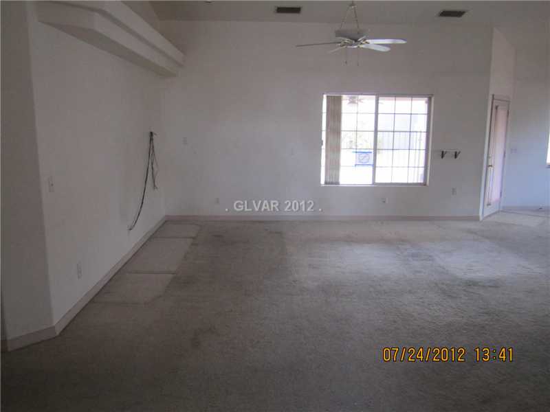231 West Rochell Drive Henderson, NV 89015 - Photo 2 of 11 Living Room.