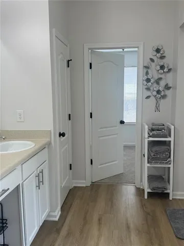 a view of an empty walk in closet