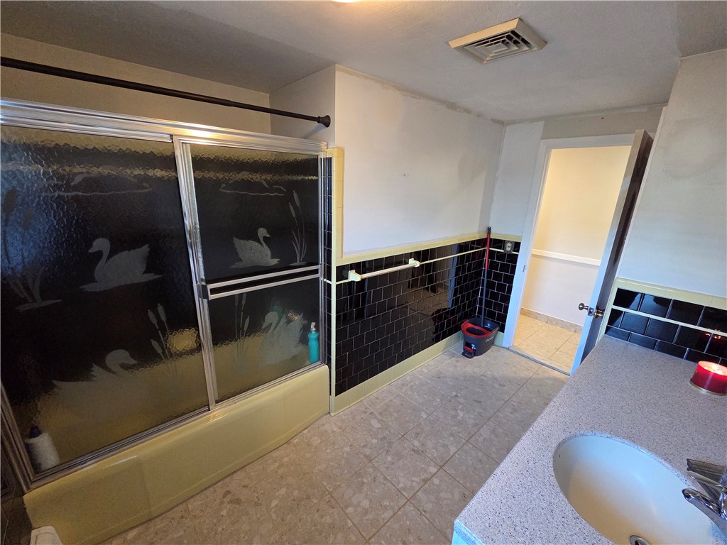 121 Barbara Street Providence, RI 02909 - Photo 19 of 45